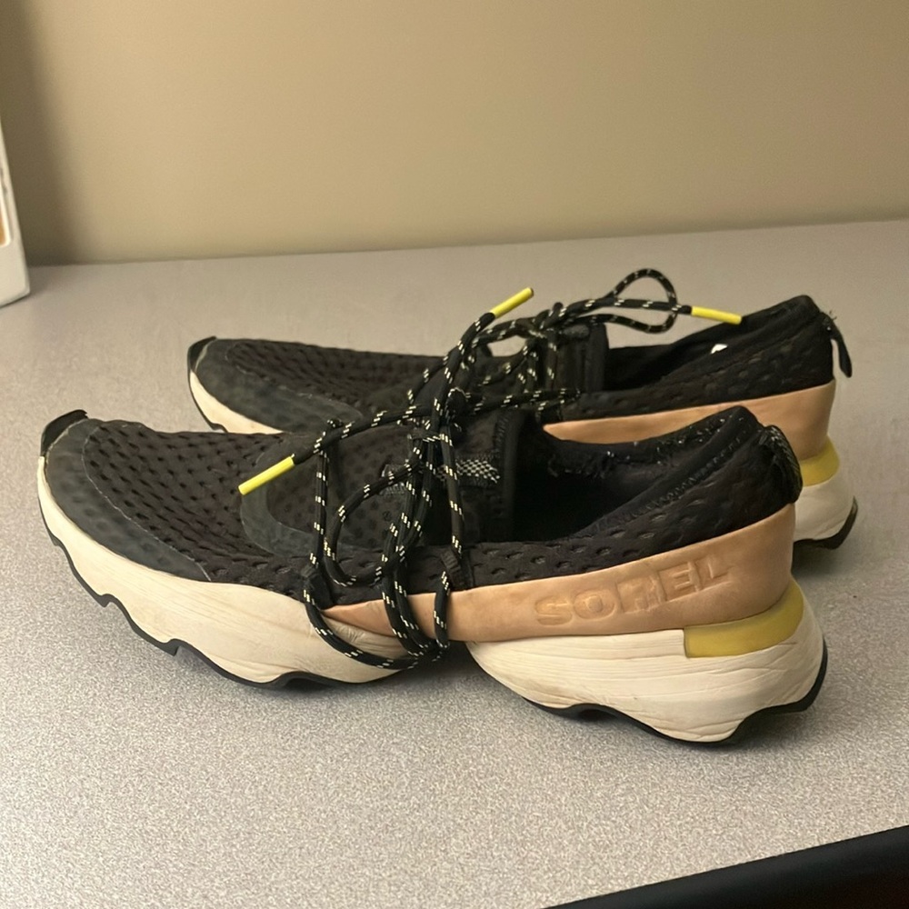 Sorel Black and Tan Sneakers with Modern Design